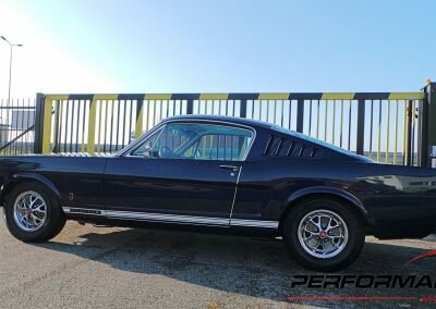 MUSTANG FASTBACK BLEU 04