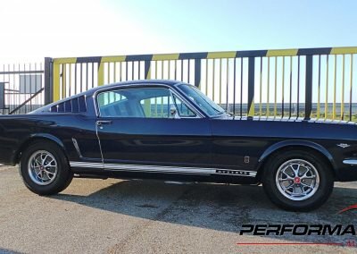 MUSTANG FASTBACK BLEU 05
