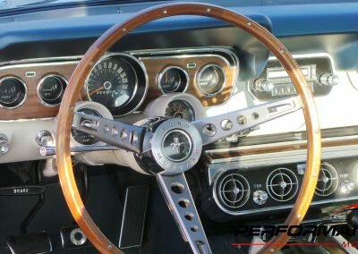 MUSTANG FASTBACK BLEU 20