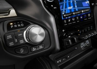 2018-jeep-cherokee-jk-interior-gallery-RM019_075FN_b993f0353d09d32cdeb272f14d2ccdc3-desktop