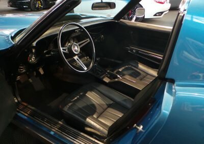 CORVETTE C3 BLEU 13