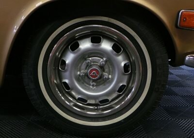 VOLVO P1800 09