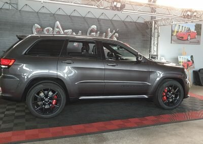 GRANDCHEROKEE GRIS 08