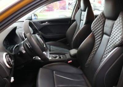 AUDI RS3 JAUNE 17