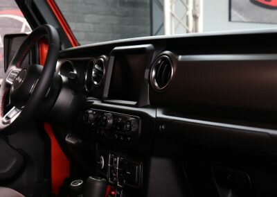 JEEP GLADIA ORANGE 15