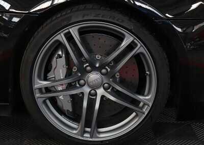 R8 SPYDER V10 NOIR 13