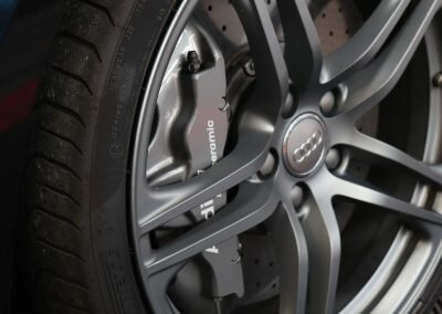 R8 SPYDER V10 NOIR 14