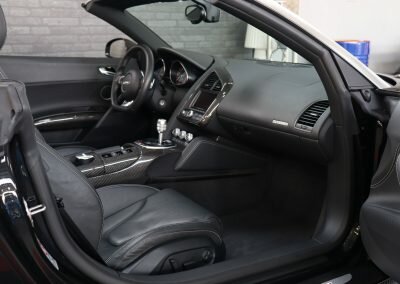 R8 SPYDER V10 NOIR 17