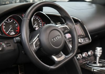 R8 SPYDER V10 NOIR 27