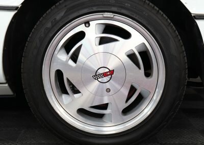 CORVETTE C4 CABRIO BLANC 15