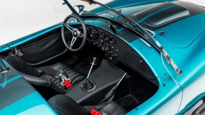 Superformance MKIII-R : la Shelby Cobra des temps modernes